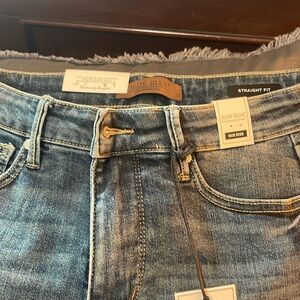 Judy Blue straight fit mid rise, women’s Sz 7/28 never worn